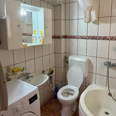 New Hill House Апартаменты Високо